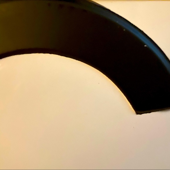 NWT🏷🖤🤍Metal Monogram “C” Hanging Decor - Picture 2 of 6